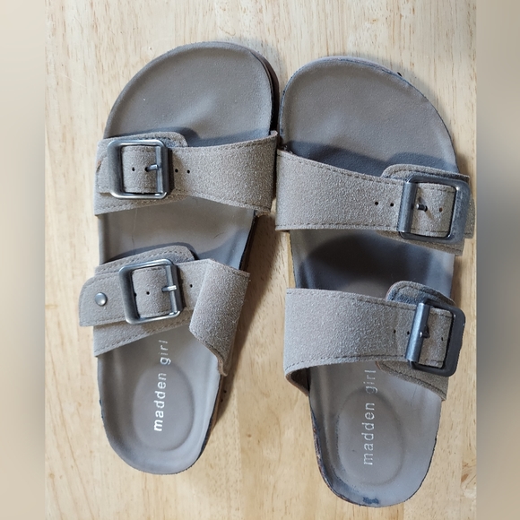 🚤 Maddens Version of Birkenstocks - Picture 1 of 4